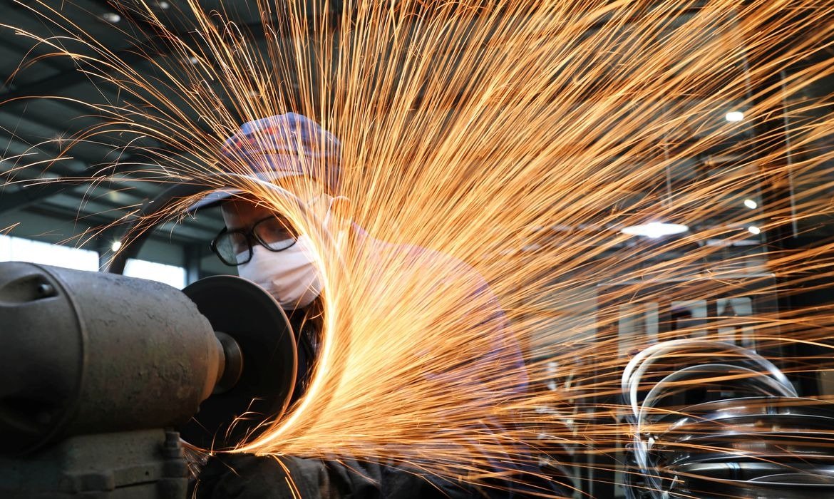 Produção industrial perde força e cai 1,8% em junho