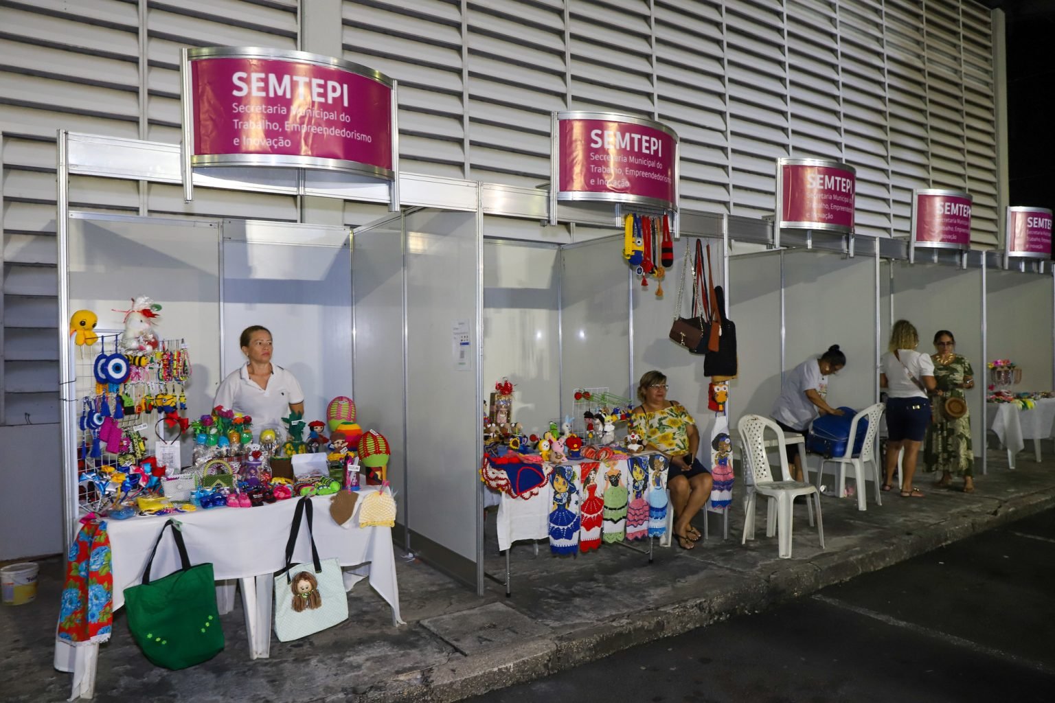 Semtepi realiza Bazar de Dia dos Pais em Manaus